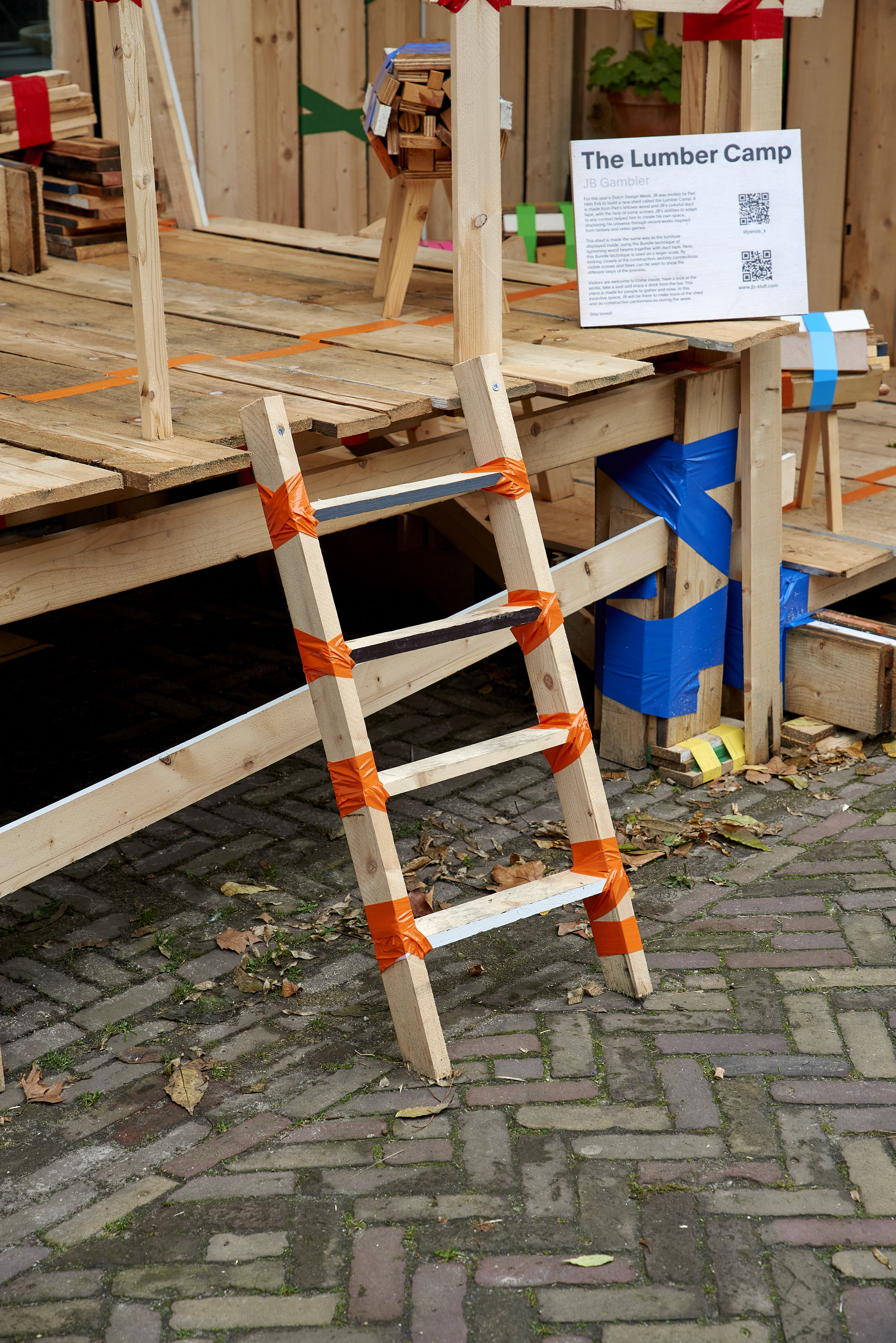 wood tape shed DDW23 ladder